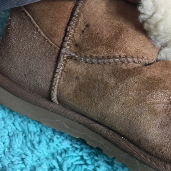 Well Loved Bailey Uggs - Picture 6 of 6